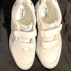 NWOT White Leather Propet Sneakers white size 10W